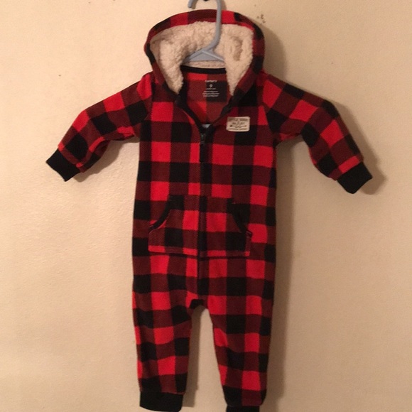 Carter’s red and black onsie - Picture 8 of 10